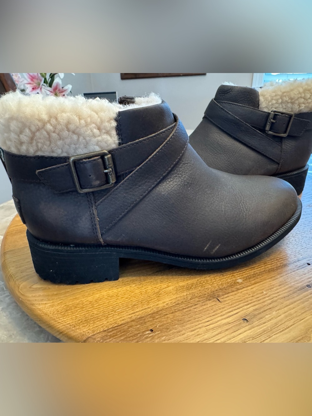 UGG Benson II Ankle Boots, Brown Leather, Women's 7.5 - Picture 2 of 12